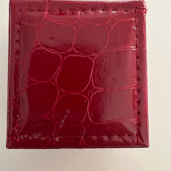 Faux Alligator Red Box "S" initial gold-tone Satin-lined 2 x 2 x 1.25h - Picture 3 of 8